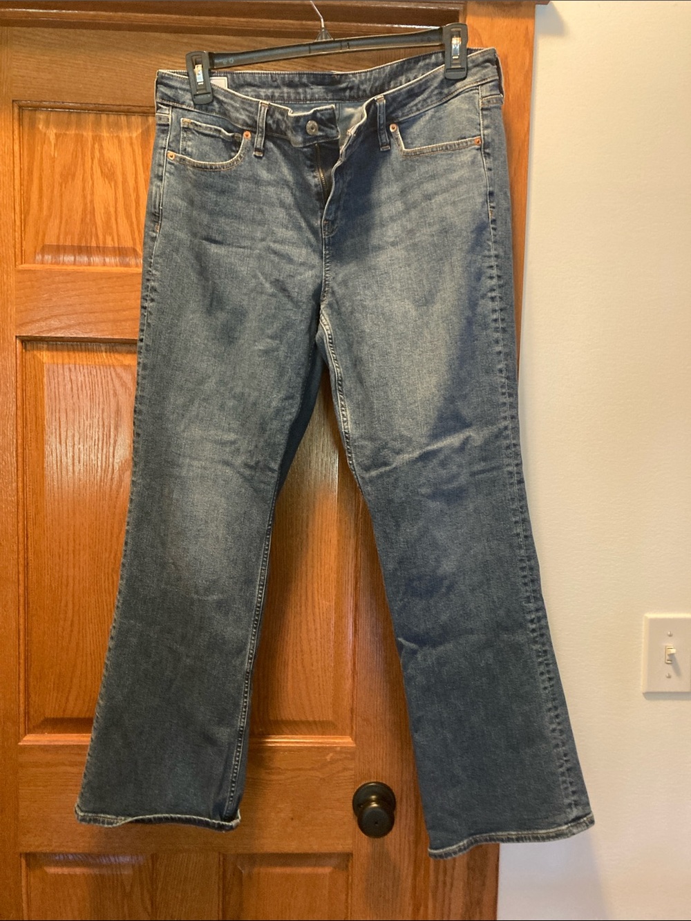 GAP Women's Dark Blue Flare Jeans, boot leg.